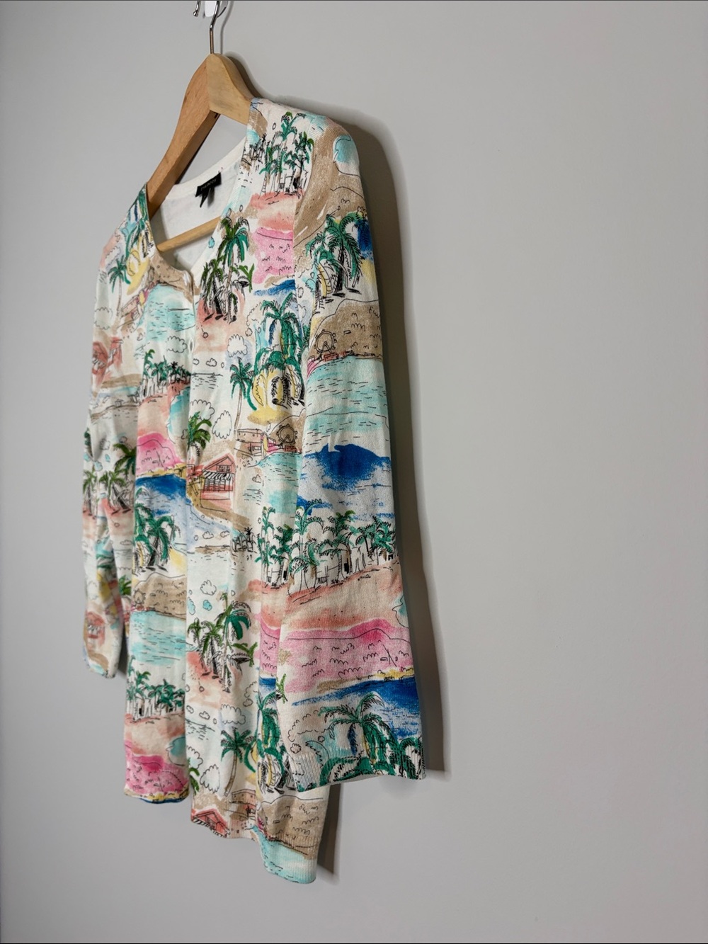 Talbots White Knit Top with Subtle Mint and Pink Accents in a Tropical Theme - Picture 7 of 9